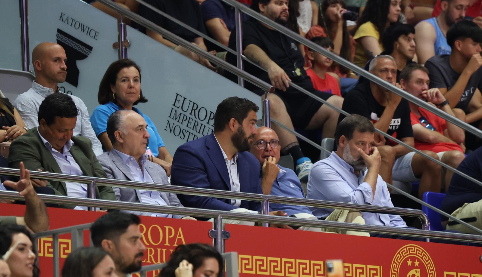 Búscate en el Carpena en el España-Portugal, con algunos VIP