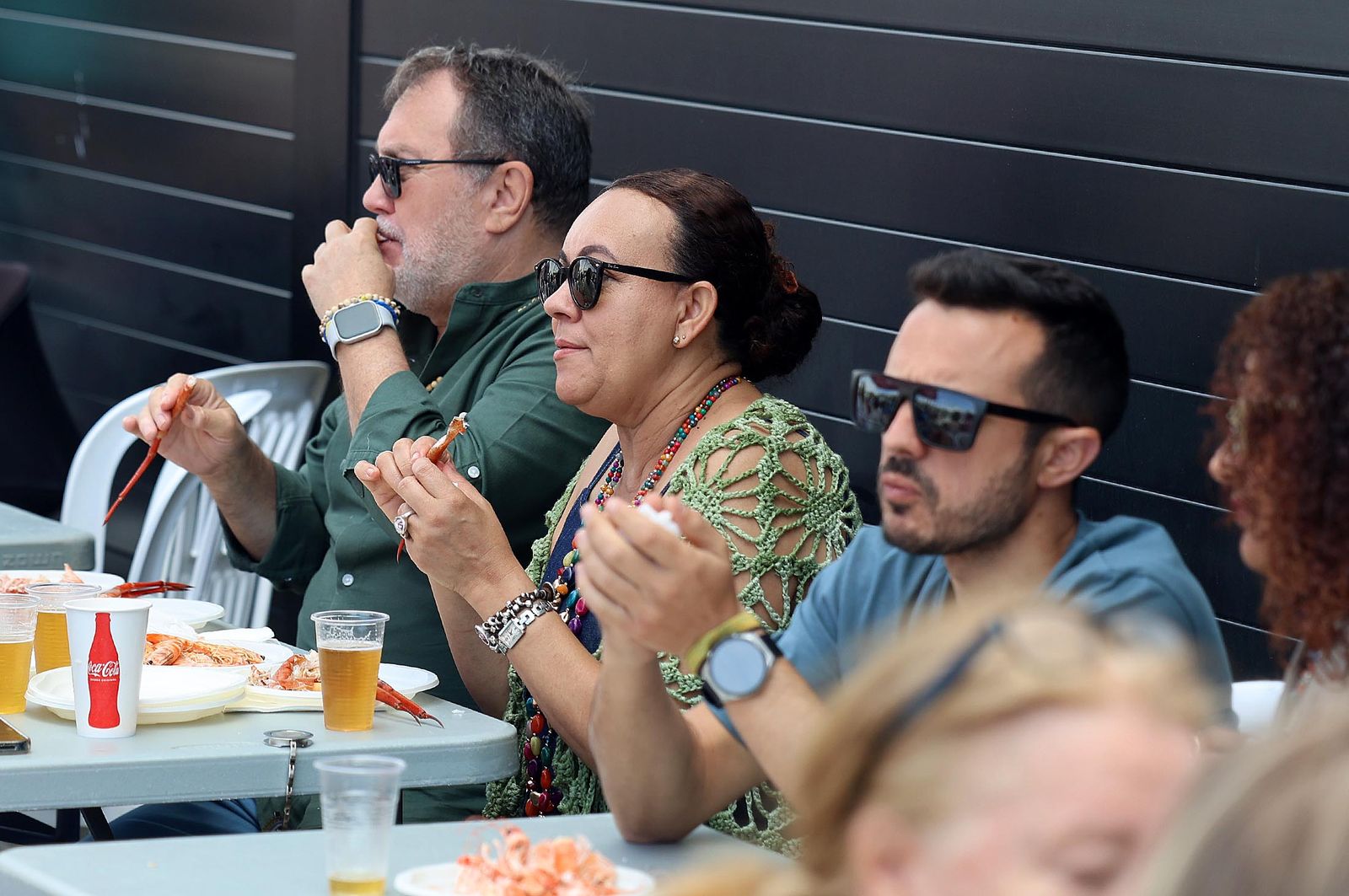 Imágenes del ambiente en la Feria de la Gamba y el Marisco de Huelva