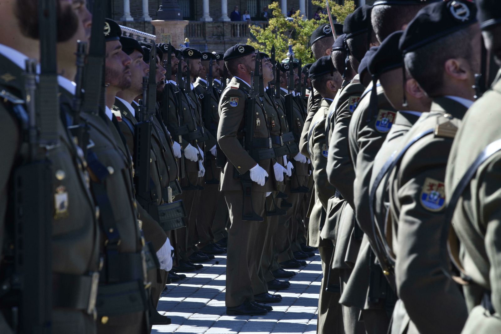 Las imágenes de la jura de bandera la Plaza de España