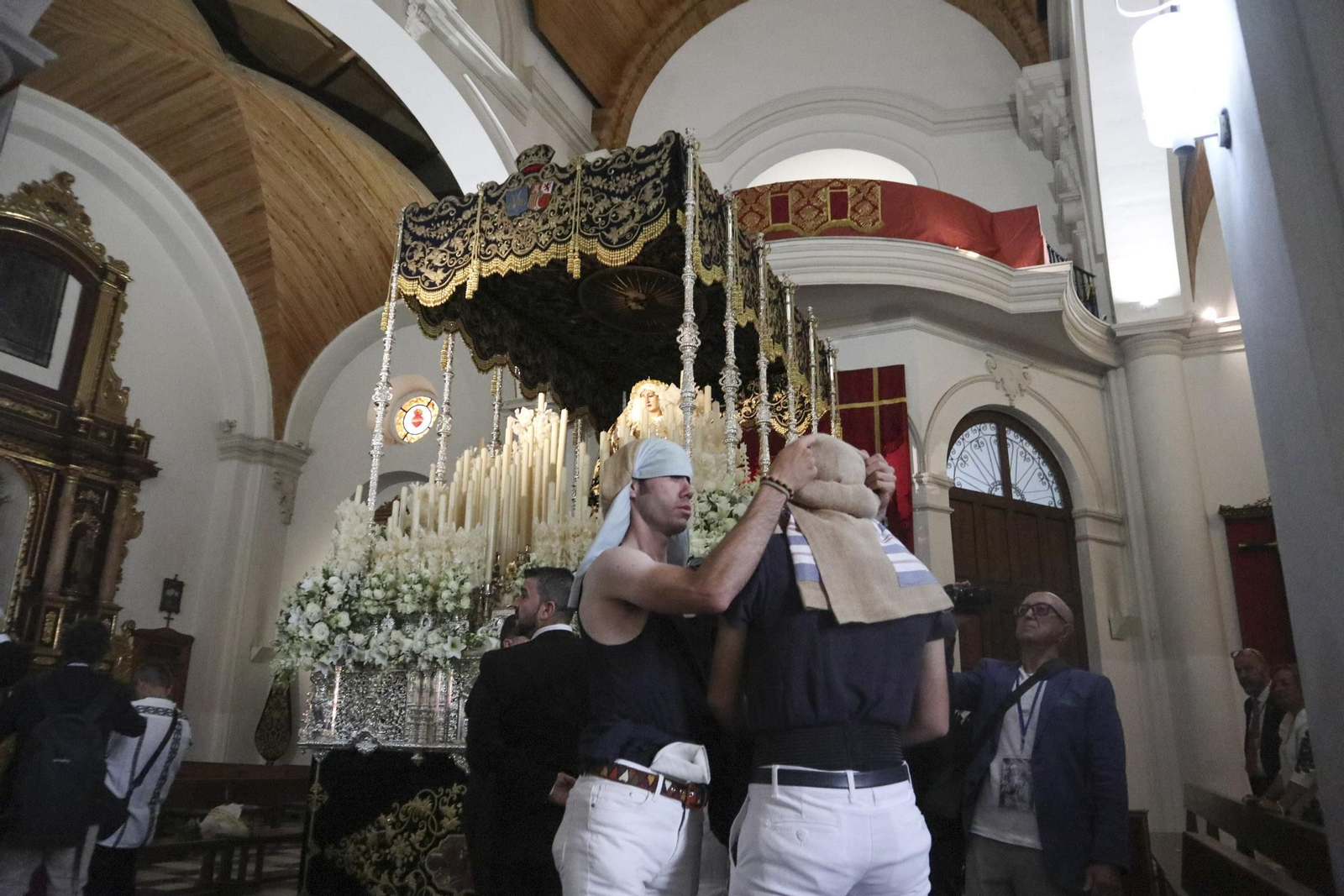 Las mejores imágenes de la procesión de la Amargura Coronada