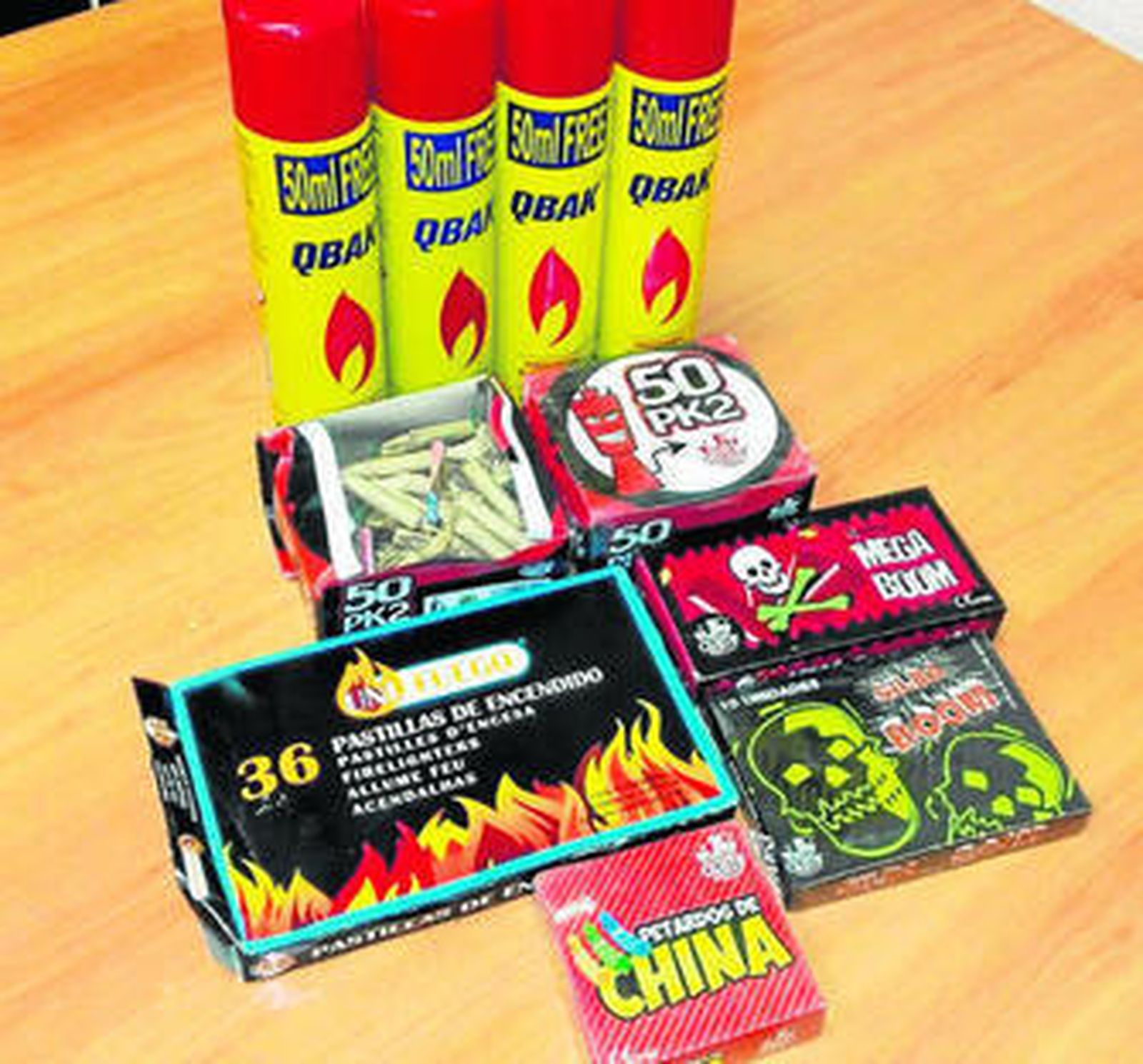 Estos son algunos de los artículos que la Policía confiscó durante la noche.