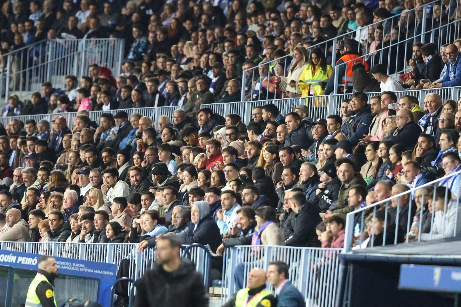 Búscate en las gradas de La Rosaleda en el Málaga CF-Zaragoza