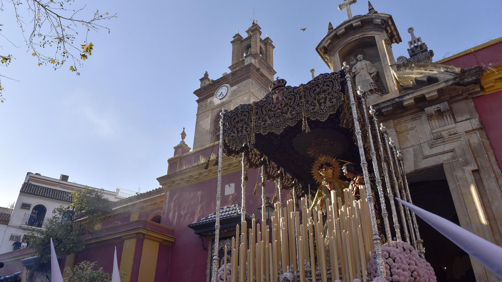 La Virgen del Dulce Nombre saliendo de San Lorenzo el pasado Martes Santo.