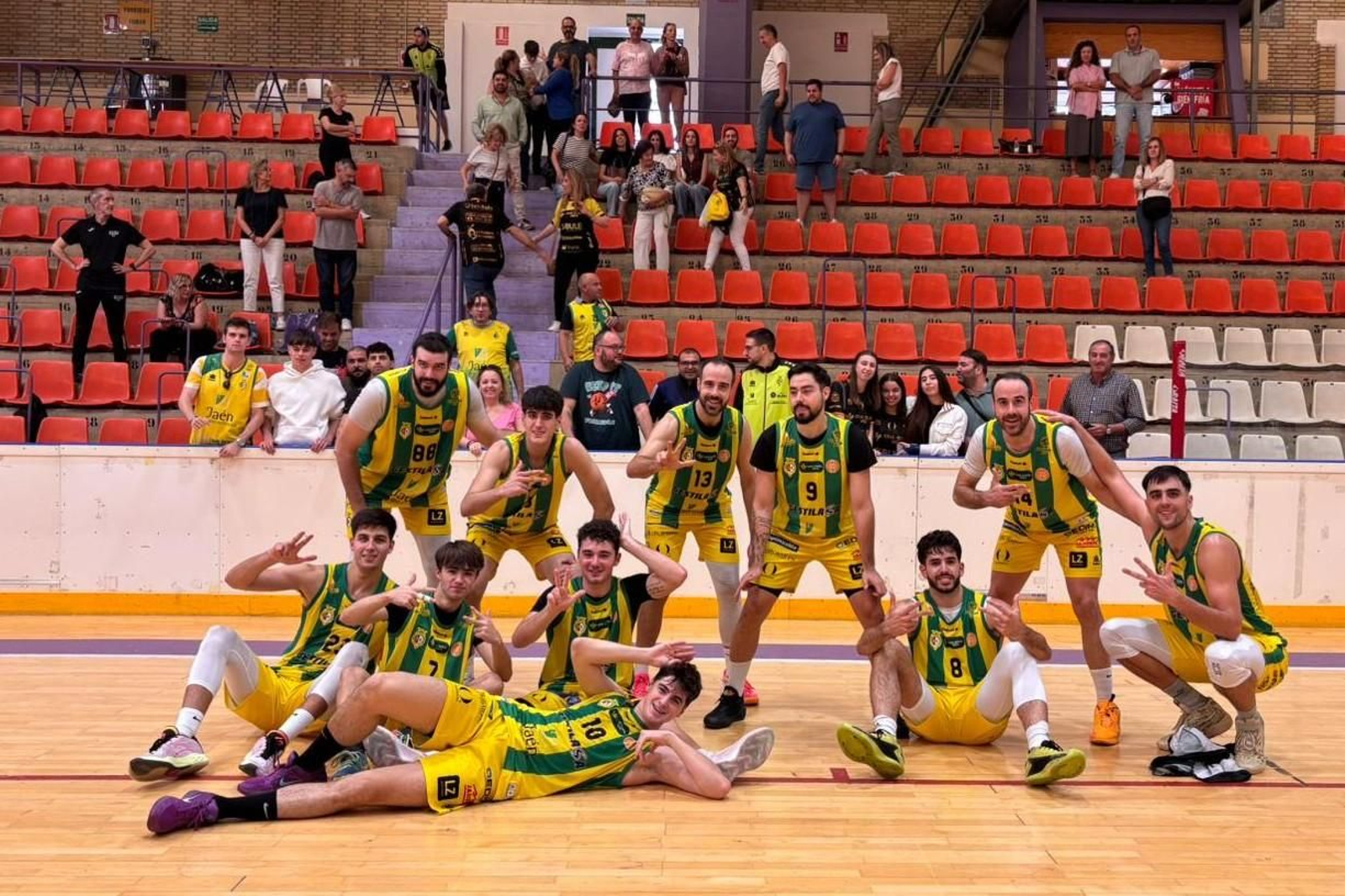 El equipo amarillo celebra su tercer triunfo liguero.