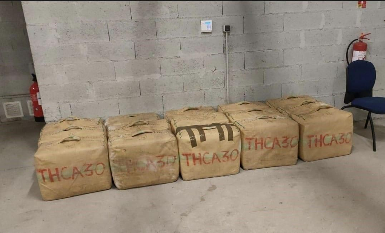 Parte del alijo incautado por la Guardia Civil.