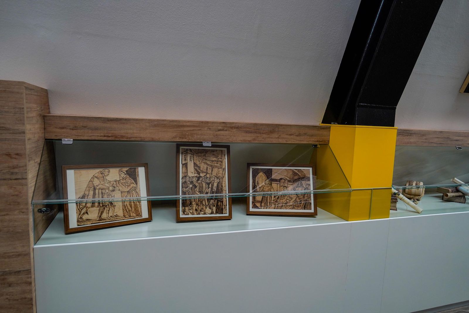 Imágenes de la visita guiada para dar a conocer las reformas realizadas en el Muelle de las Carabelas y su entorno