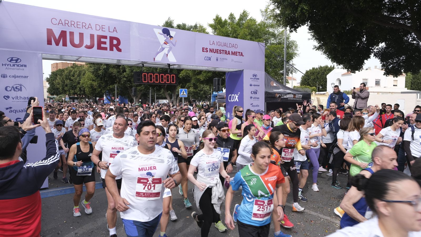 Imágenes de la Carrera de la Mujer 2023 en Almería