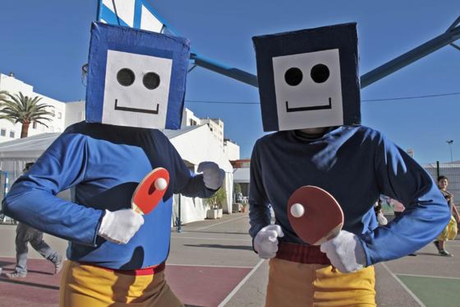 Cientos de jóvenes se acercan a la cultura japonesa en la inauguración del V Salón Manga de Cádiz. 

Foto: Lourdes de Vicente