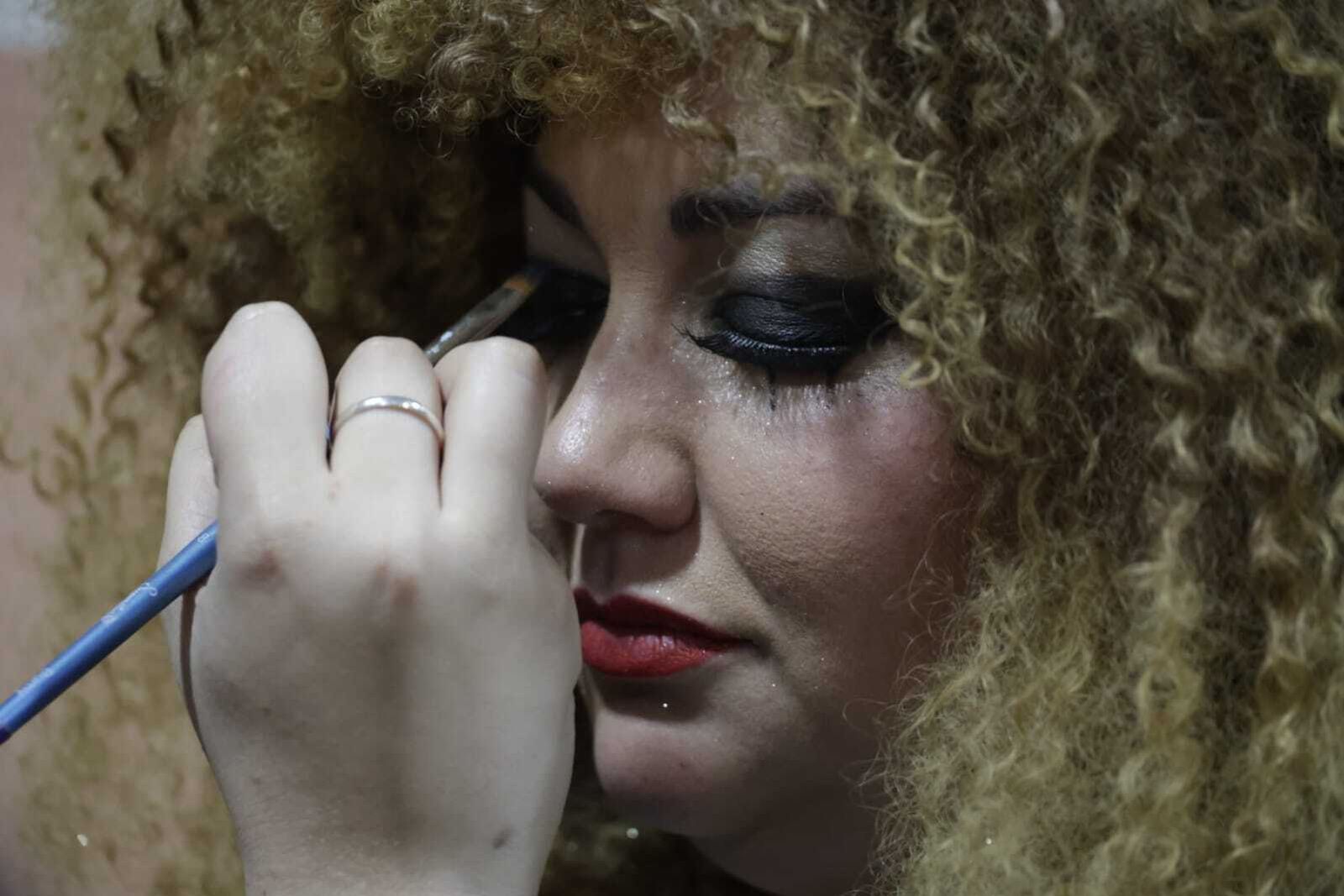 Comparsa 'Las musas' en camerinos