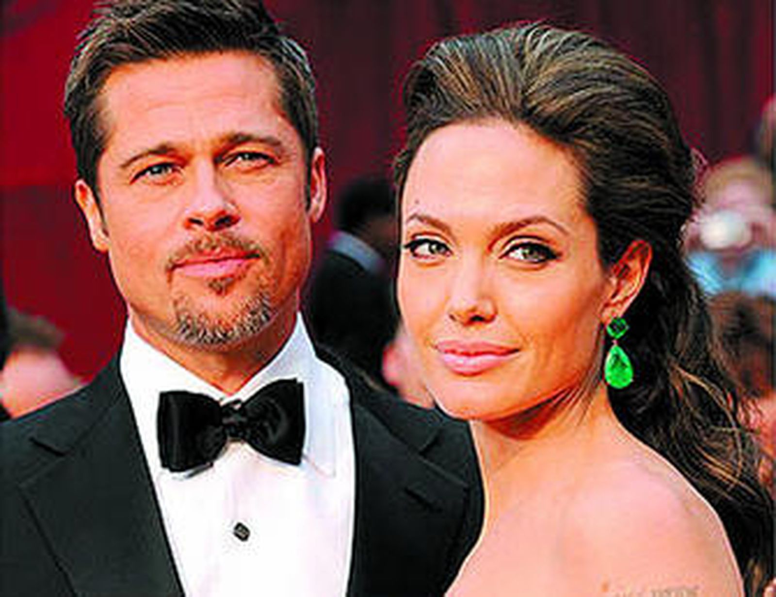 Brad Pitt a Angelina: "O hay boda o se acabó"