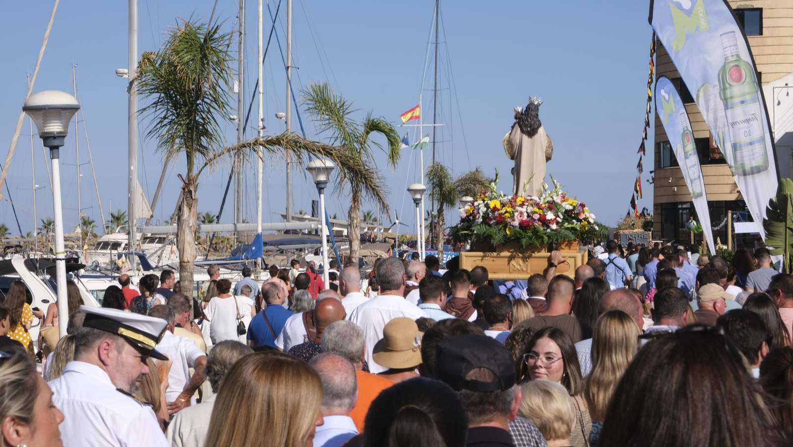 Procesión marinera de la Virgen del Carmen en Aguadulce