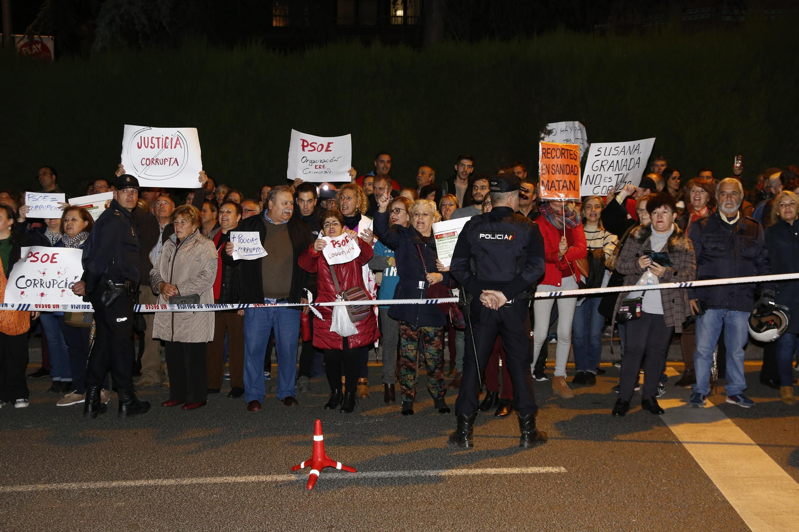 Imágenes de la manifestación de Spiriman contra Susana Díaz