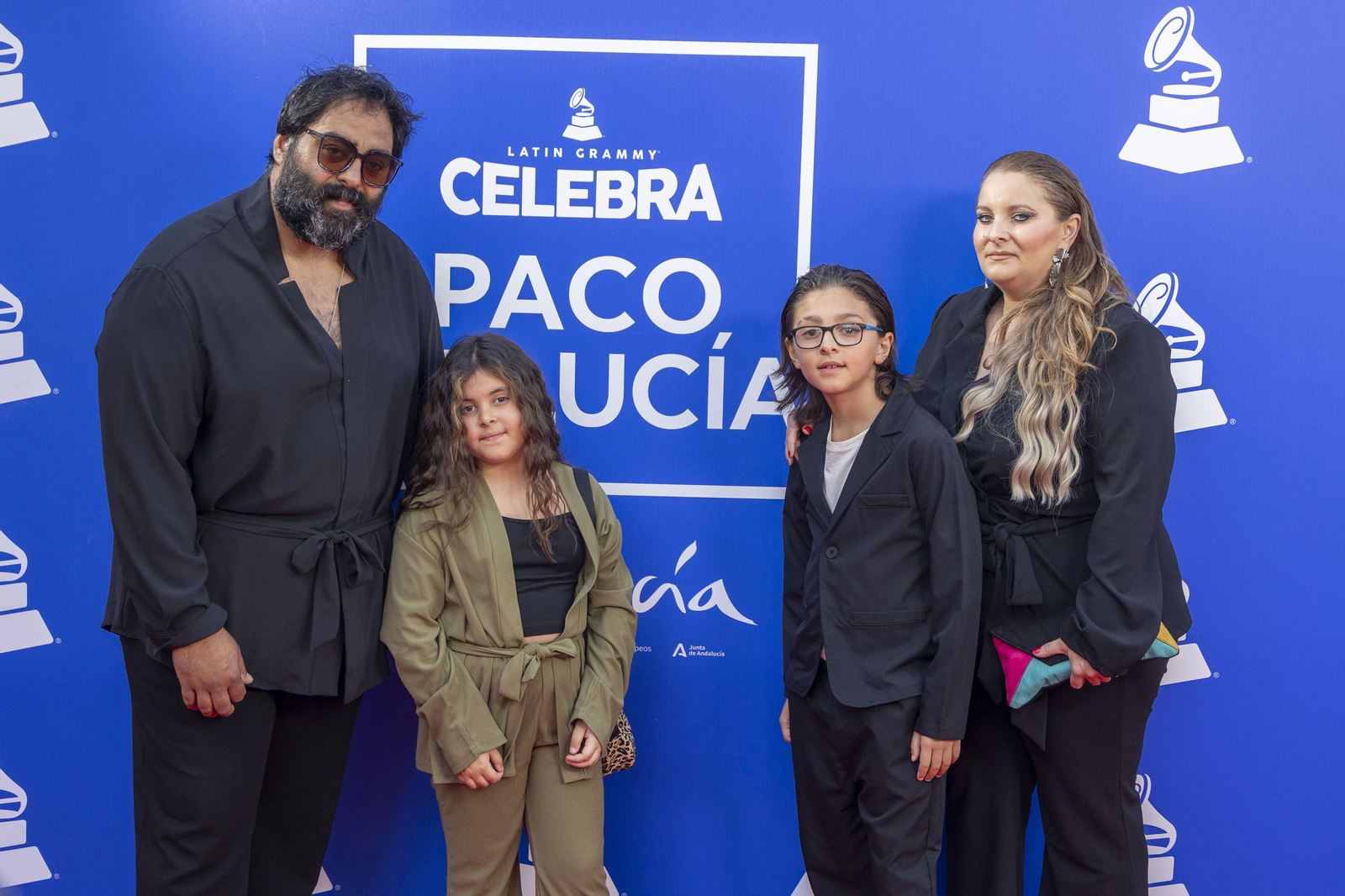 Las imágenes de la alfombra roja en el Falla con el homenaje de los Latin Grammy a Paco de Lucía