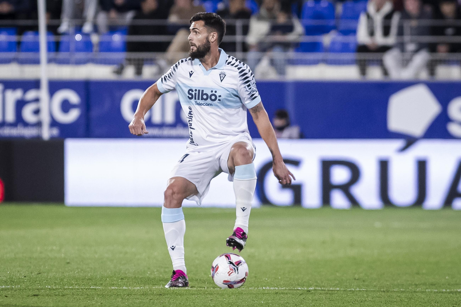 Las imágenes del partido entre el Huesca y el Cádiz C.F
