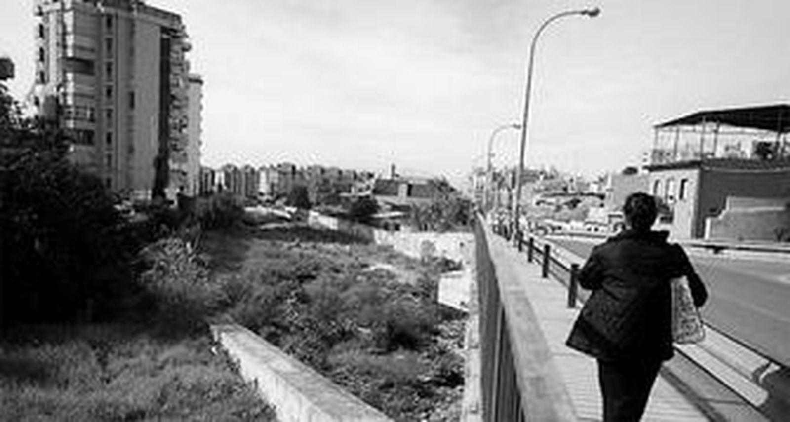 Pendientes de la carretera que frena la piscina cubierta de El Candado