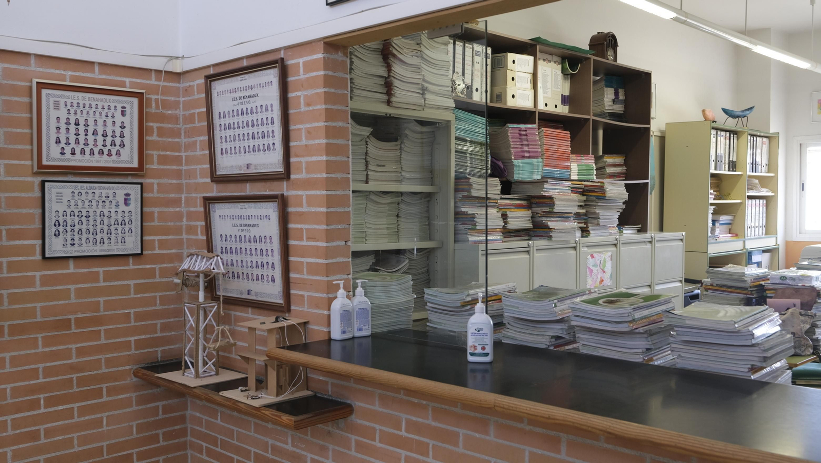 Imágenes del comienzo del nuevo curso de Secundaria en el IES Aurantia de Benahadux