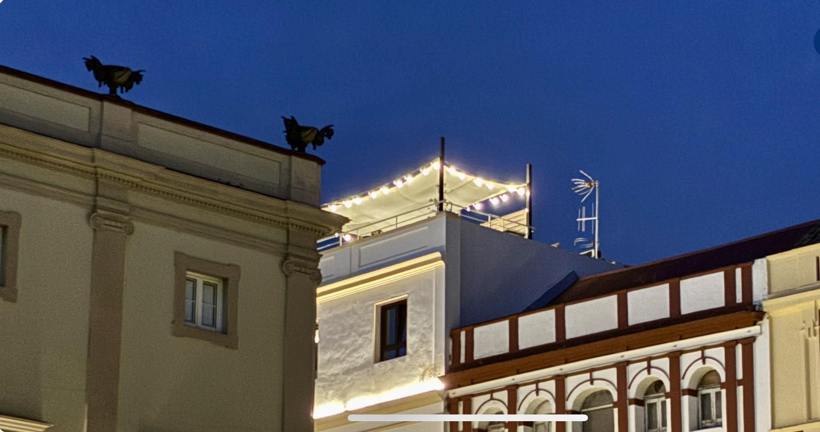 Una imagen desde la Plaza de la Contratación.