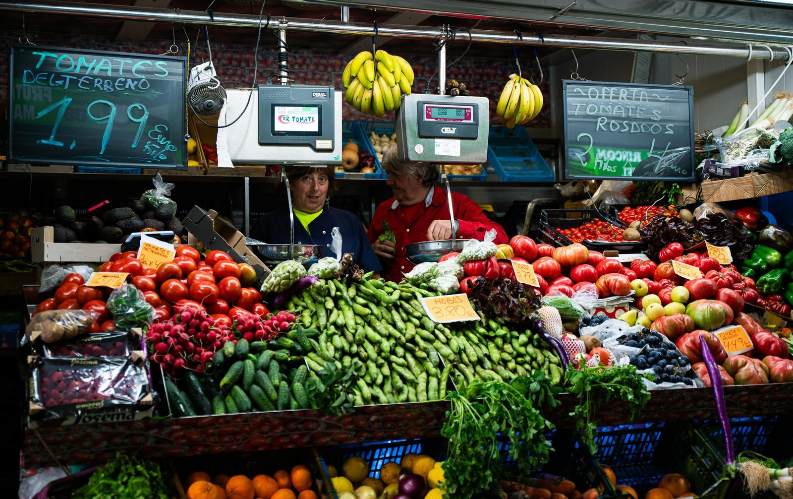 Imágenes del ambiente en el Mercado del Carmen en la mañana del martes