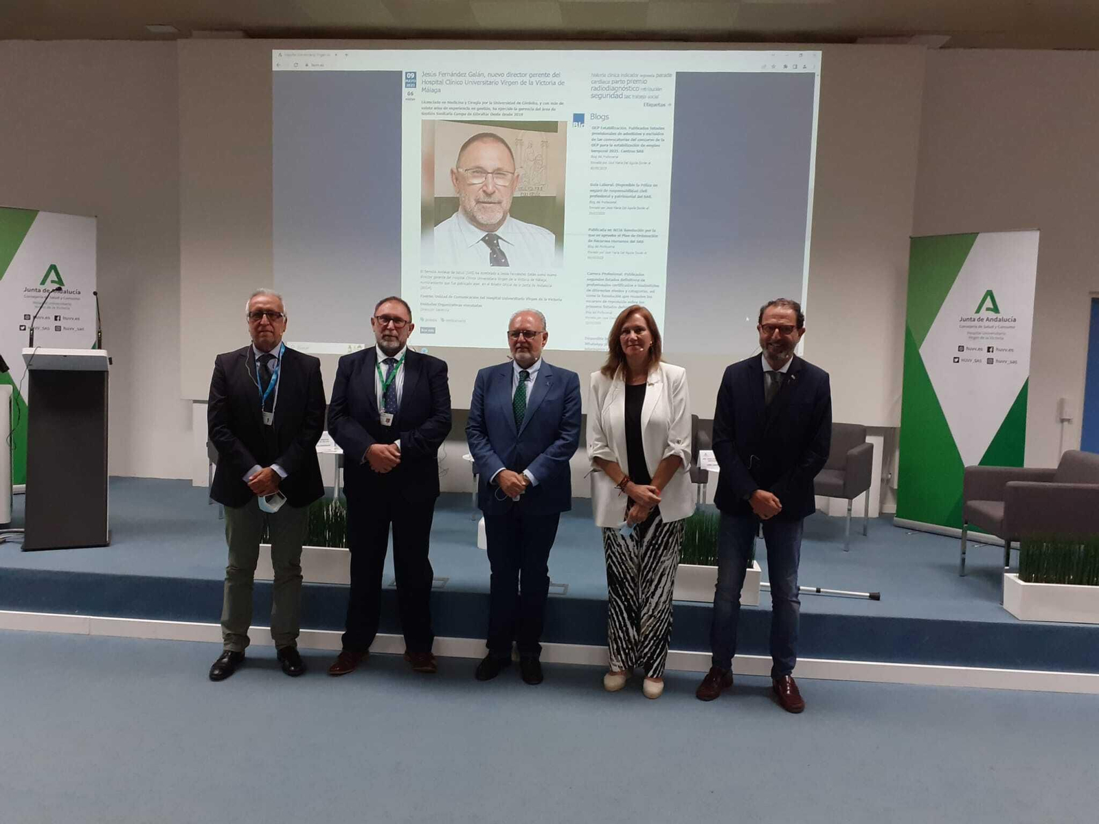 Acto de presentación, este viernes, del nuevo gerente del Clínico (segundo por la izquierda).