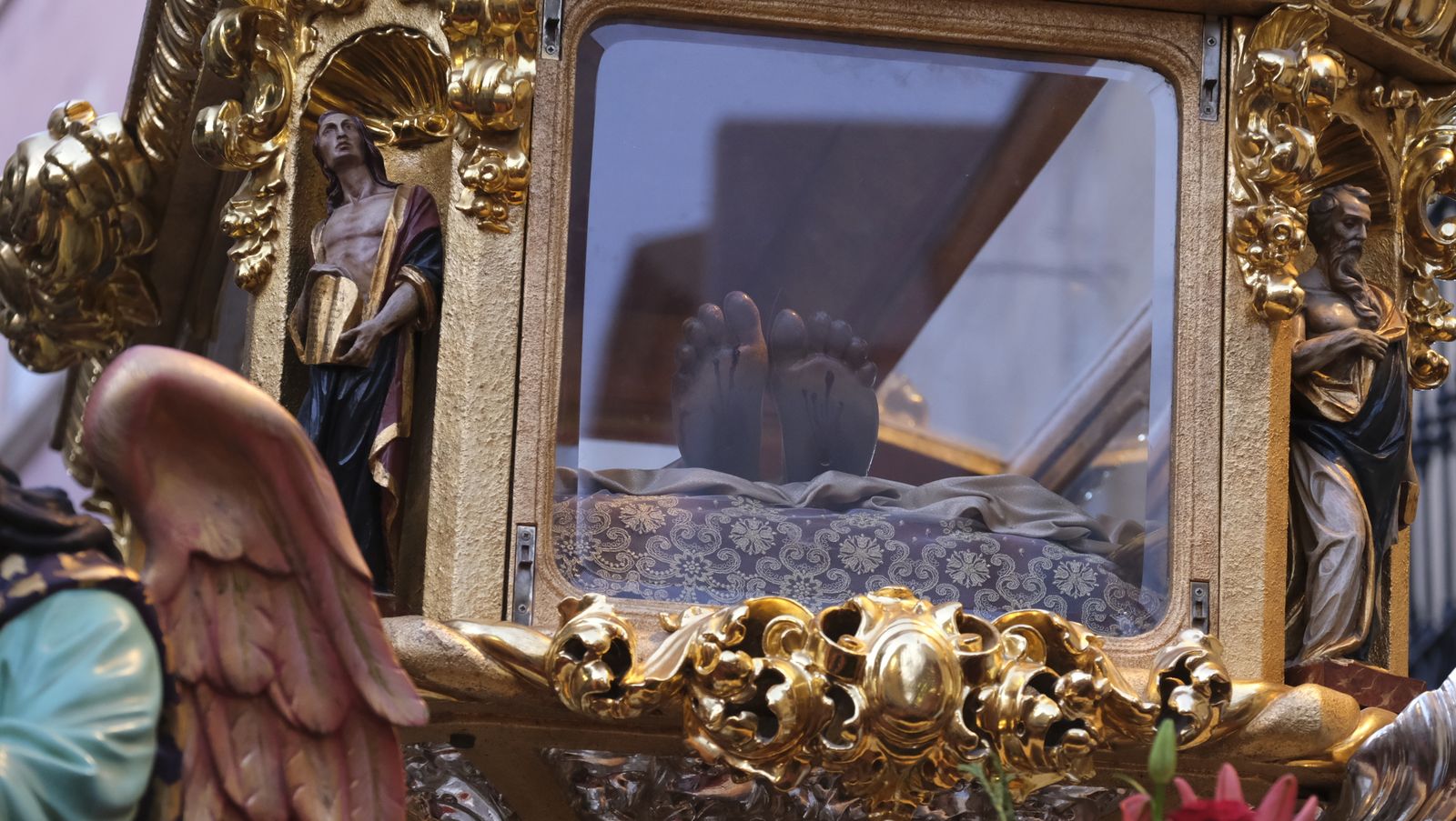 Procesión del Santo Entierro en Almería, en imágenes.
