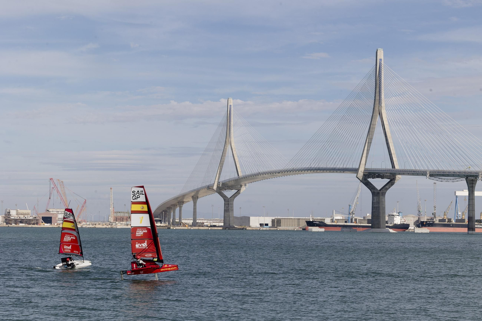 Imágenes de la apertura del Race Village de la Globe 40 en Cádiz