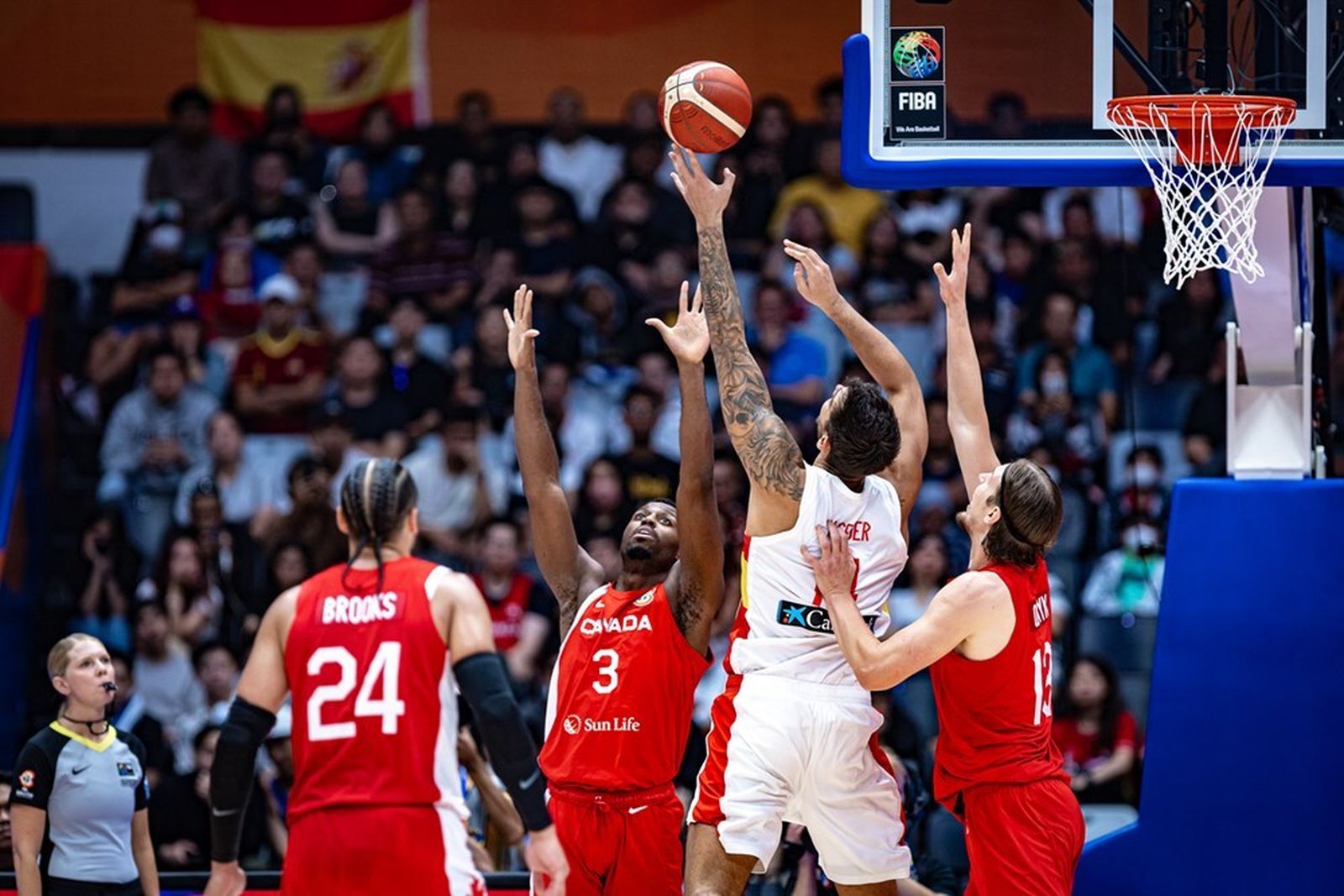 Melvin Ejim, frente a España