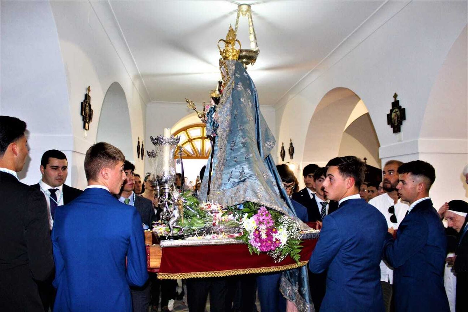 Imágenes del traslado de la Virgen de los Santos al Beaterio de Jesús, María y José