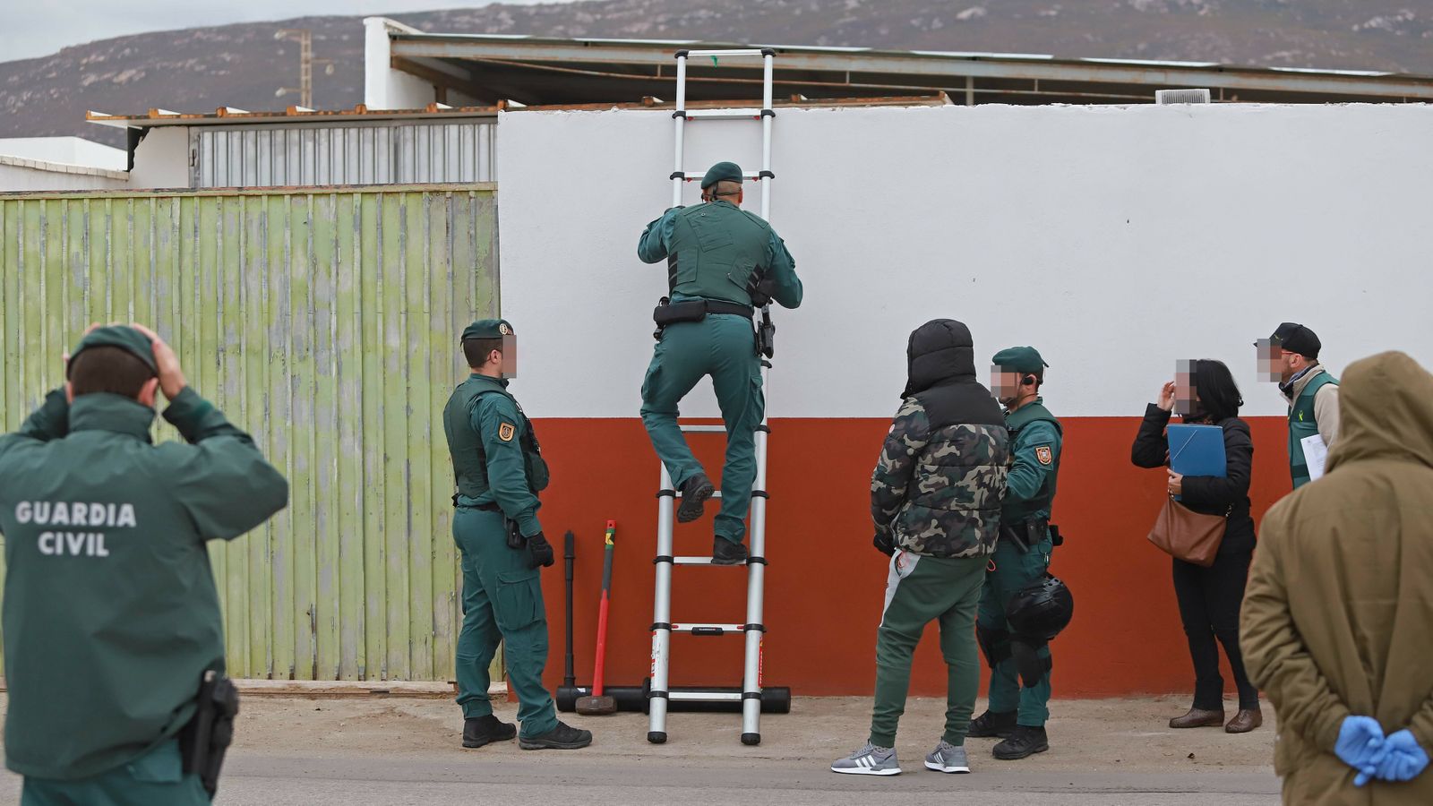 Registros de la Guardia Civil en La Línea y San Roque