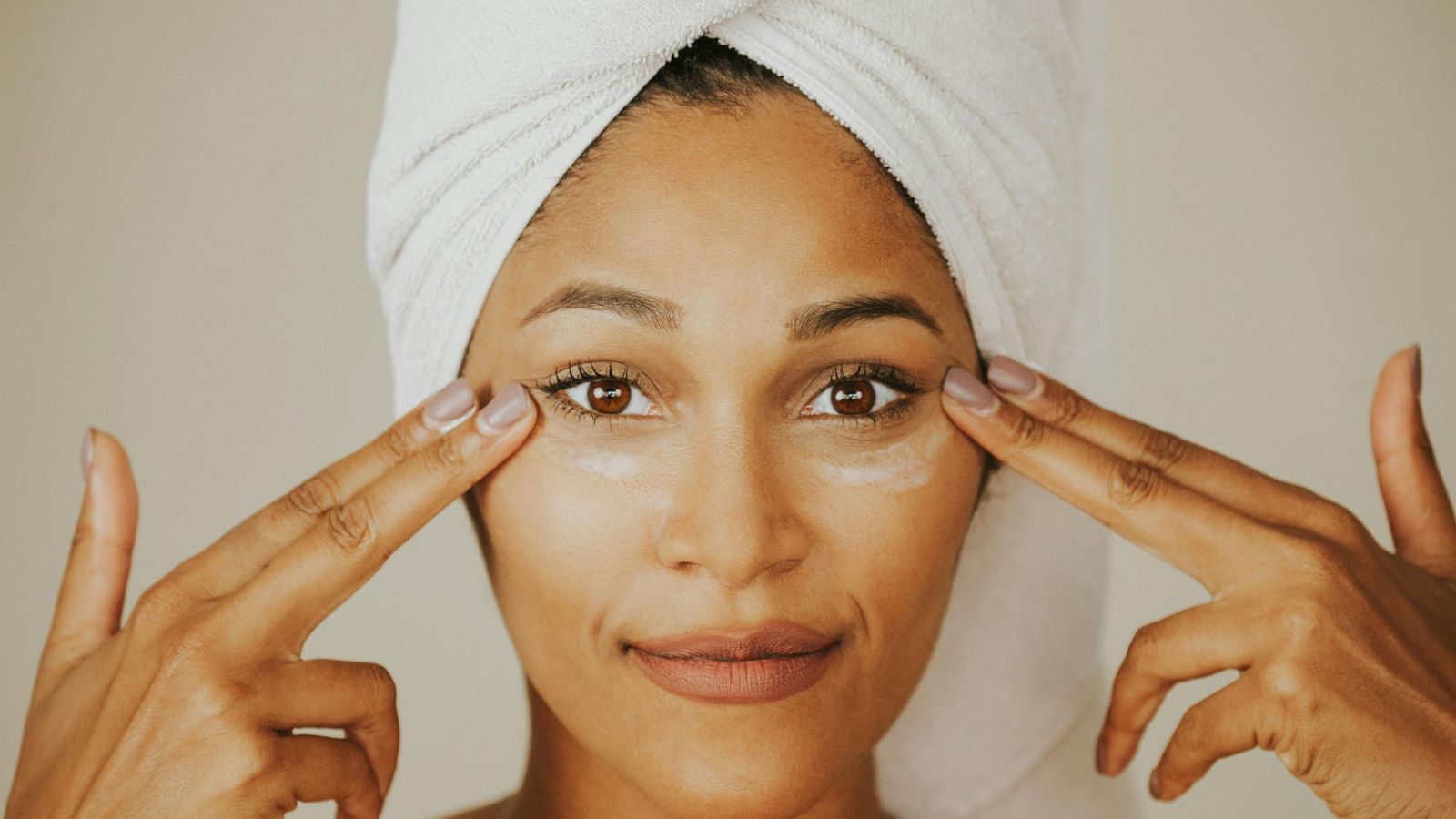 Adiós al rostro cansado tras las vacaciones gracias a estas cremas que reaniman la piel