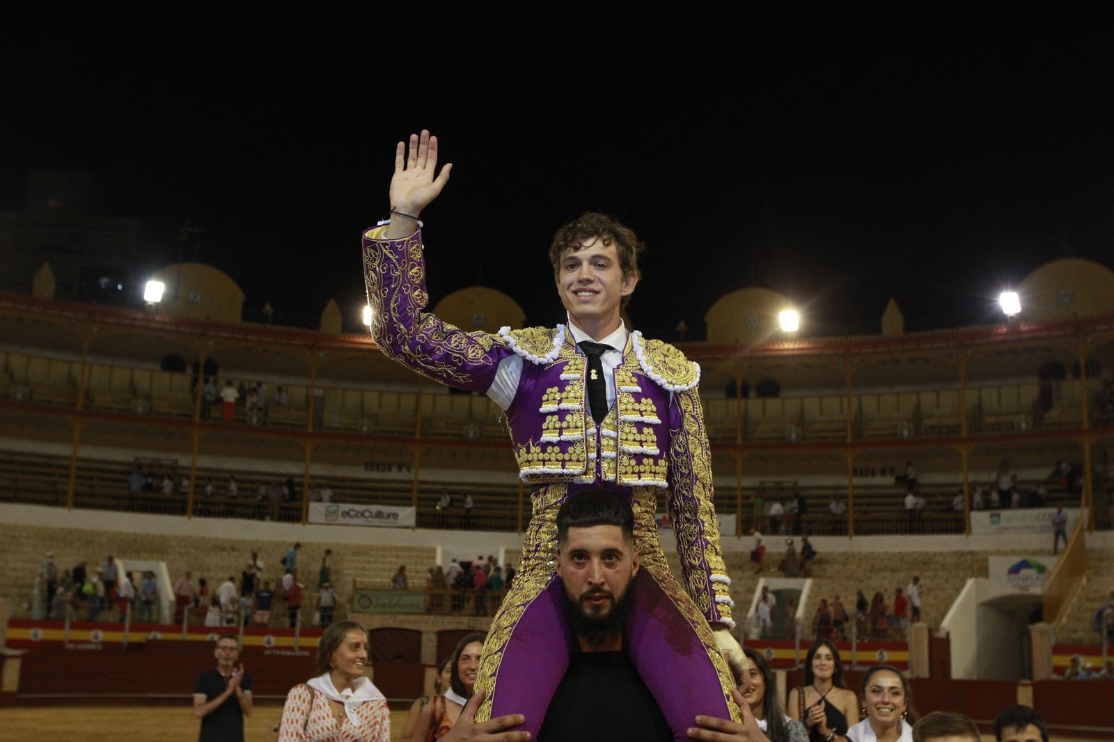 Fotogalería de la novillada de la Feria Taurina de Almería 2022