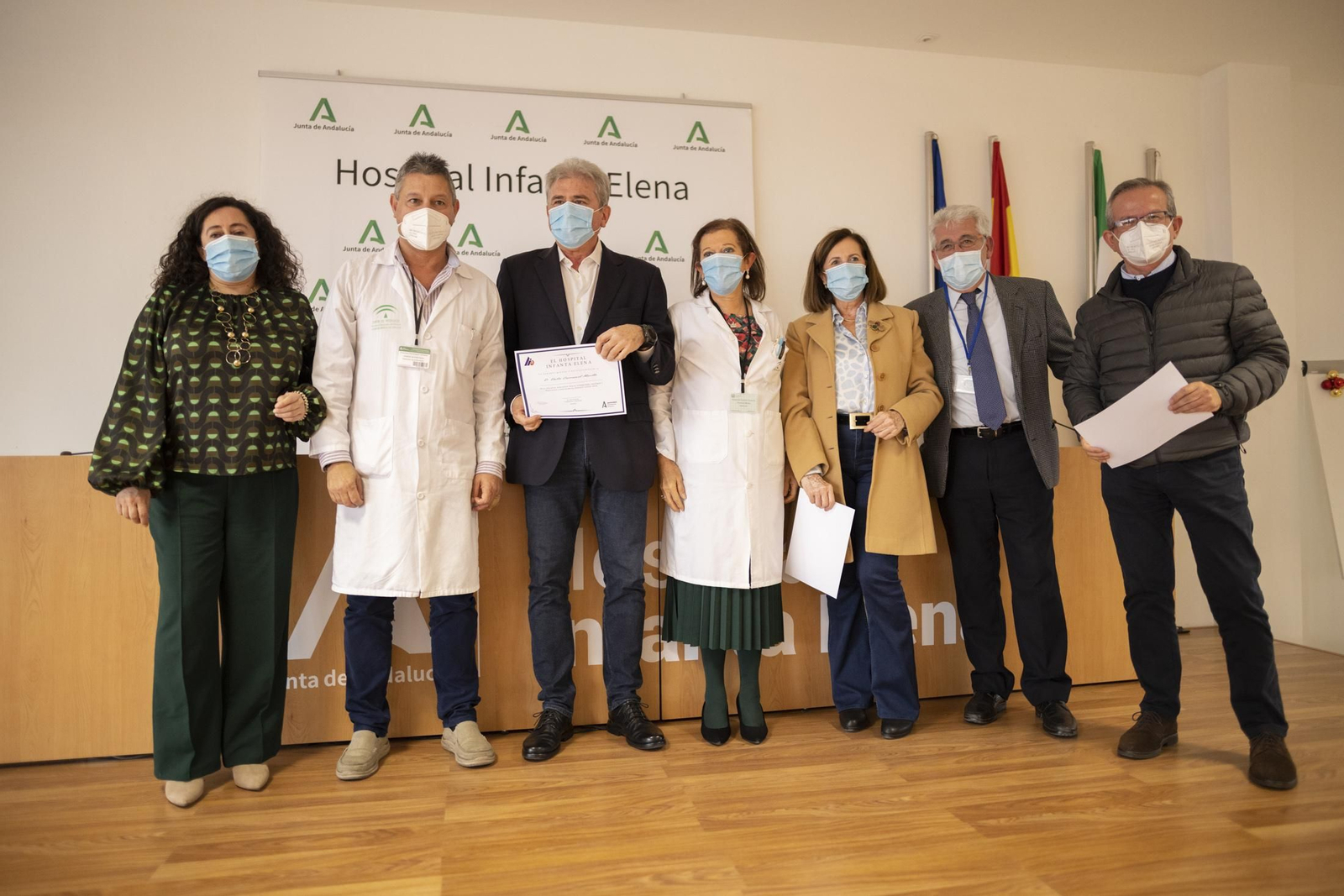 Imágenes del acto de despedida del personal sanitario del hospital Infanta Elena