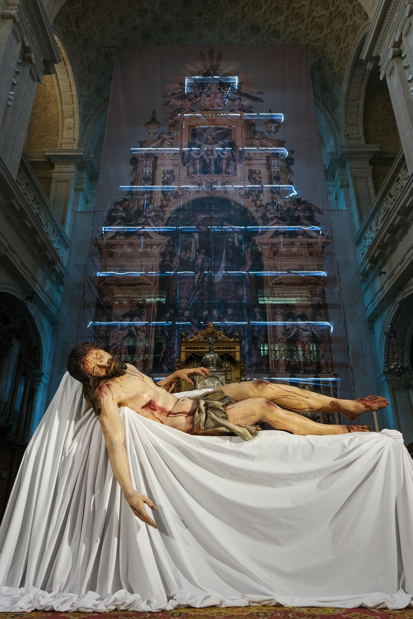 Cristo Yacente, obra de Pedro Roldán de la parroquia del Sagrario expuesto tras su restauración