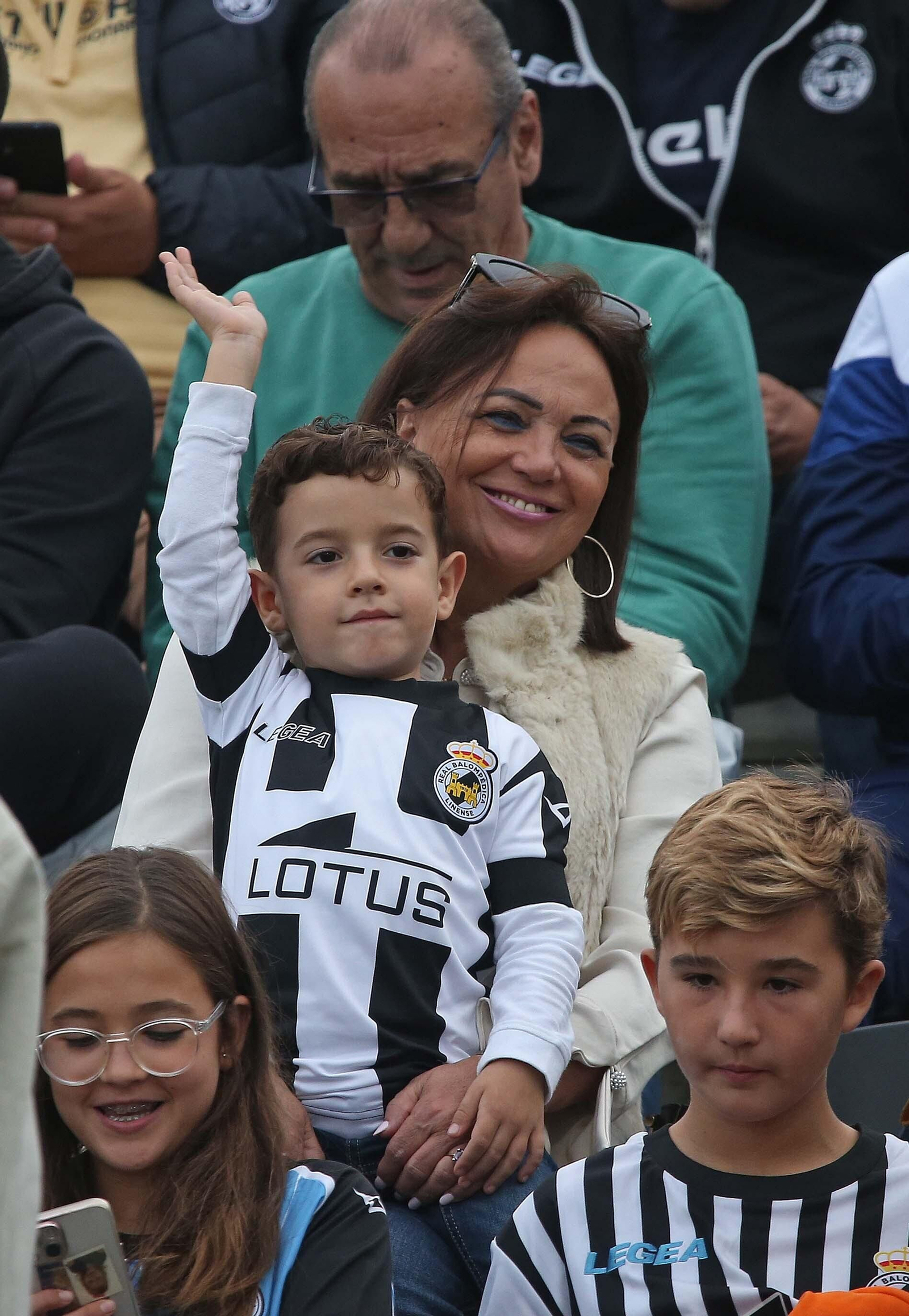 Búscate durante el Balona - Racing Cartagena en el Ciudad de La Línea