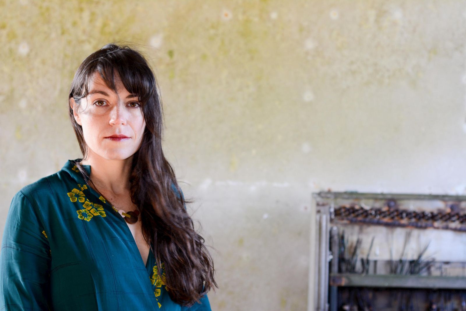 La escritora escocesa, Cal Flyn.