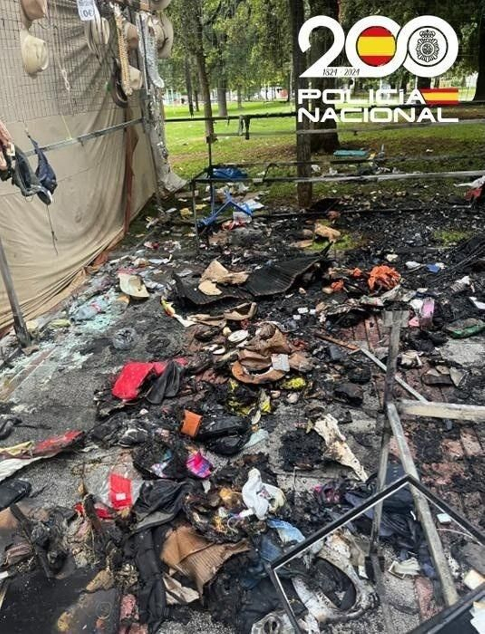Restos del fuego provocado por los menores.