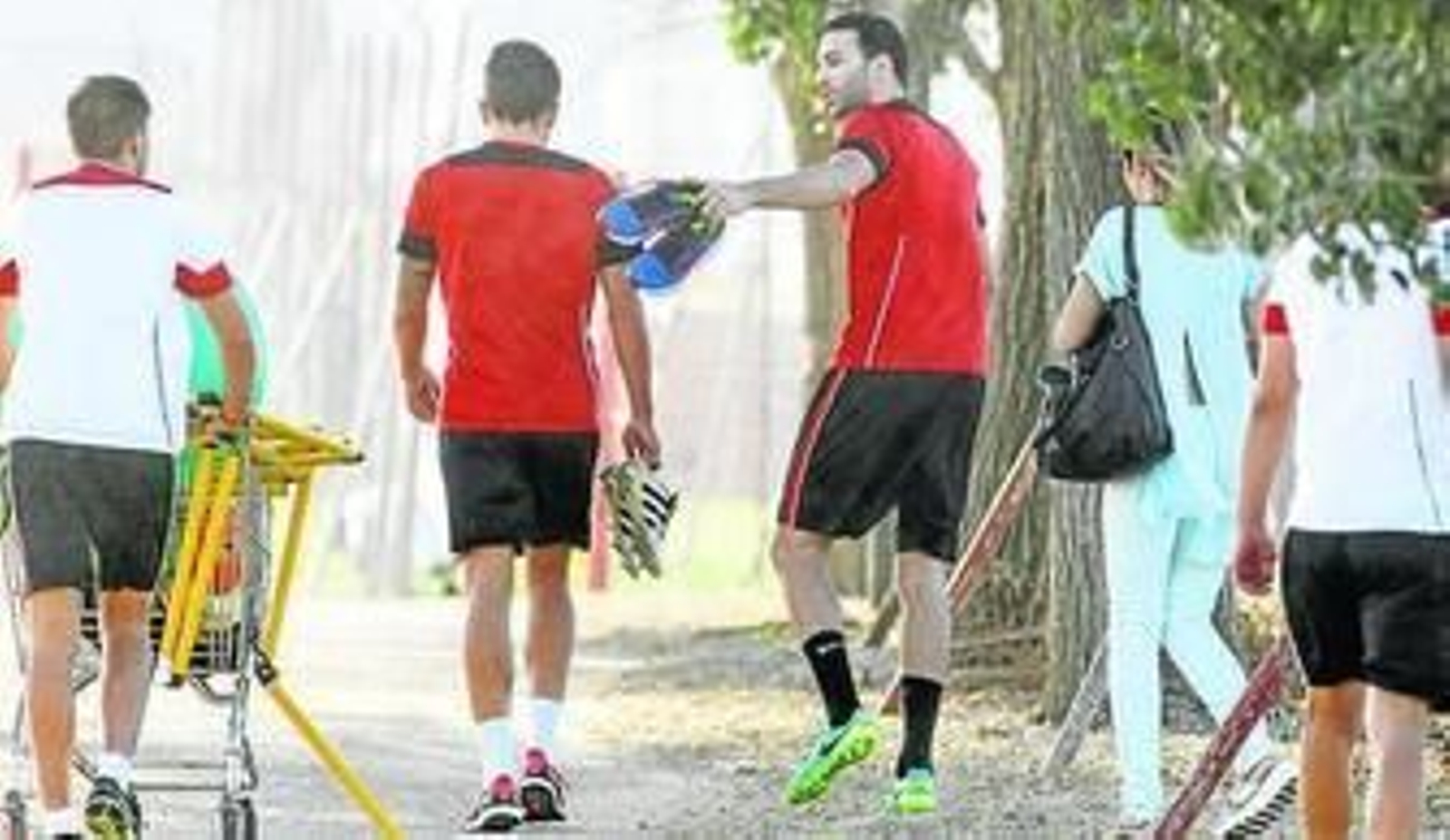 Carriço y Rami, después de correr juntos sobre el césped.