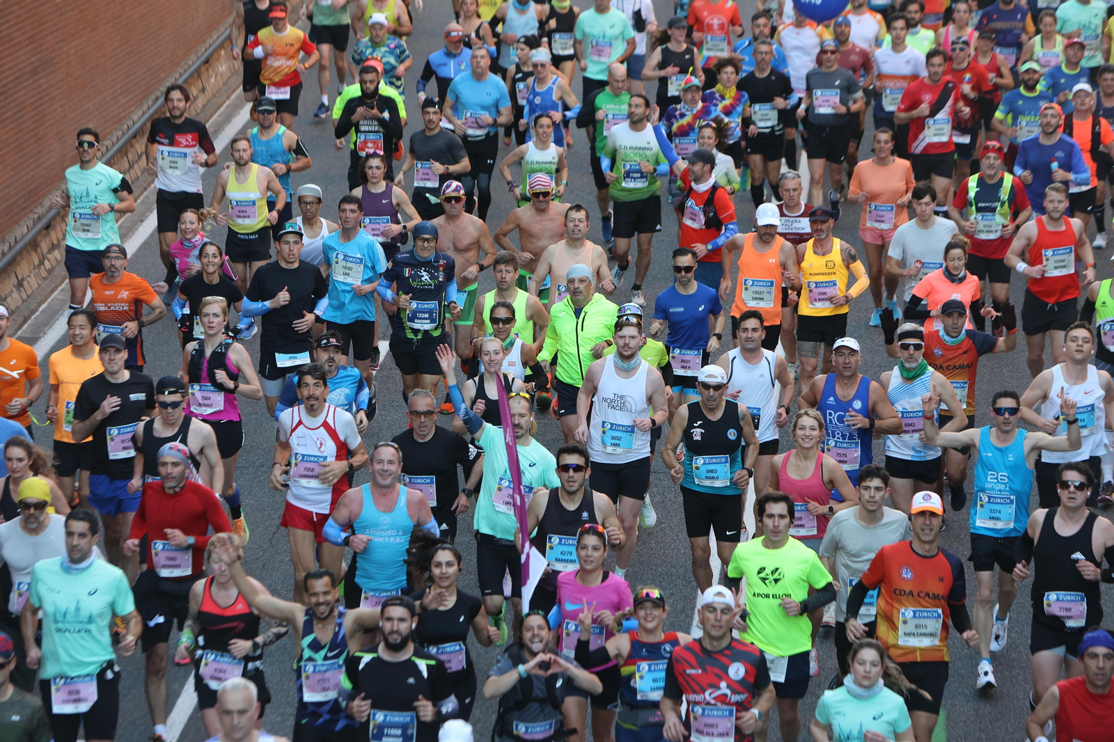 Búscate en la Zurich maratón de Sevilla