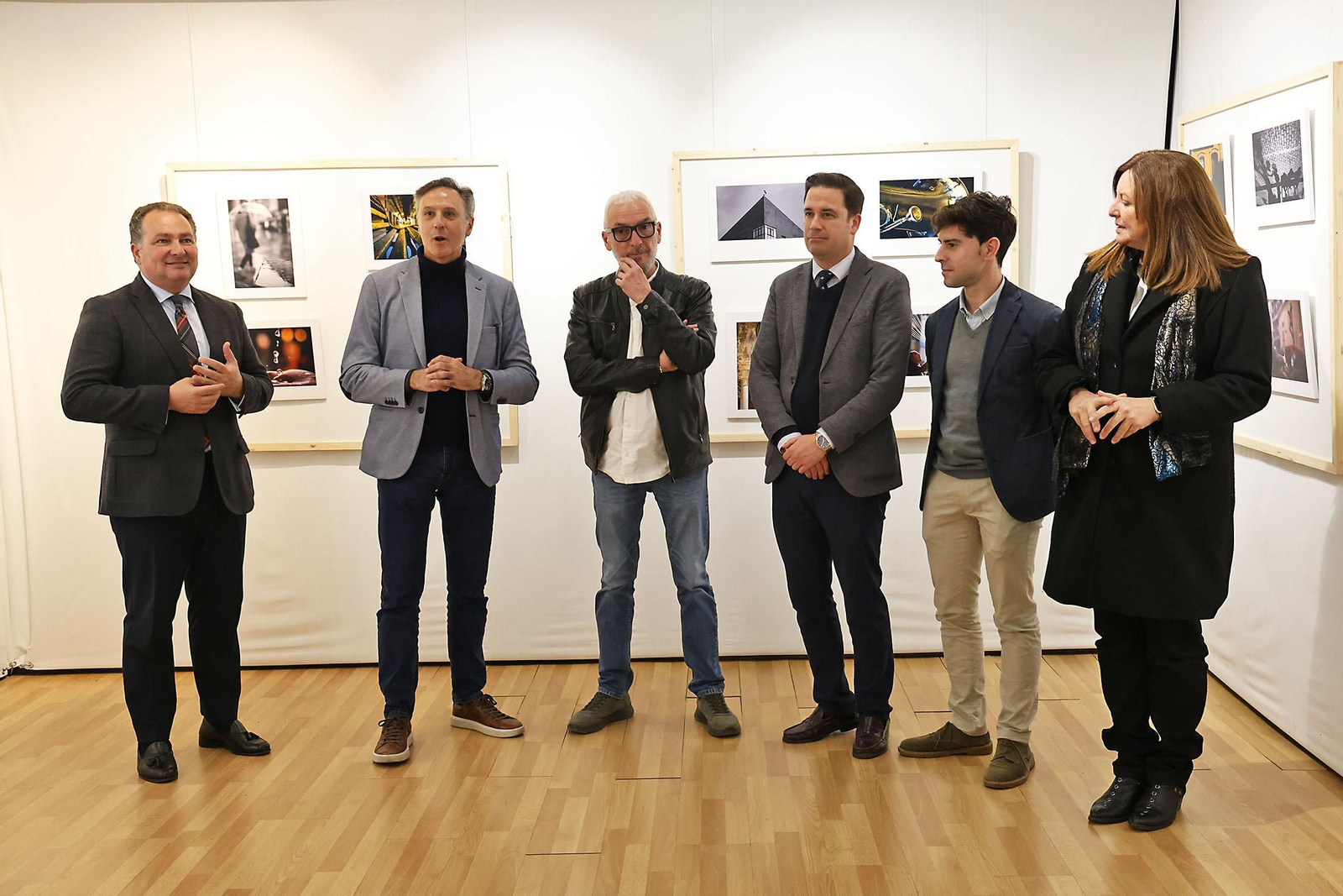 Imágenes de la exposición fotográfica 'Retratos de mi ciudad' de Julián Pérez