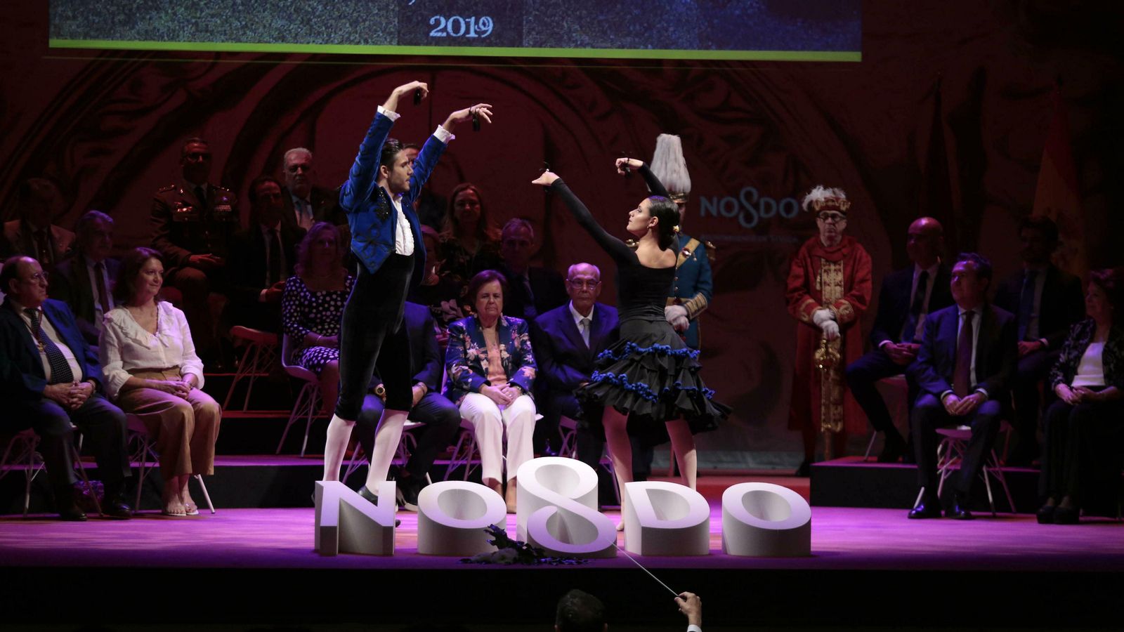 La ceremonia incluyó unas sevillanas boleras a cago de dos bailaores profesionales.