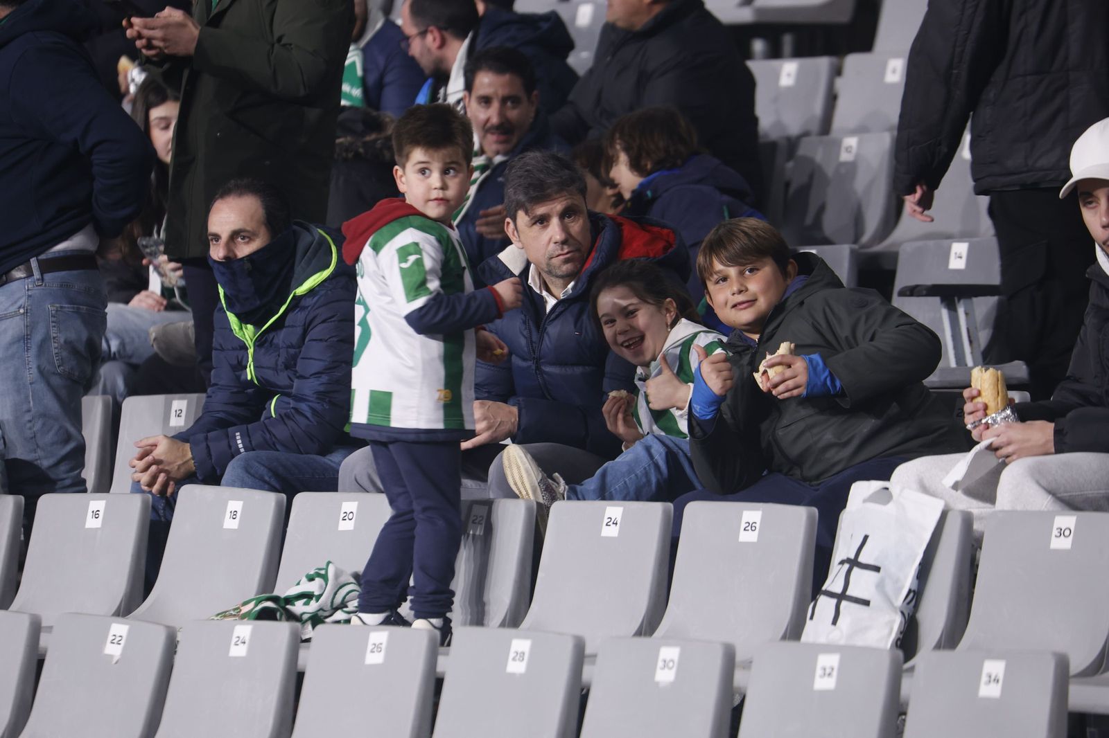 Las mejores fotos del ambiente en El Arcángel para el Córdoba CF - Valladolid