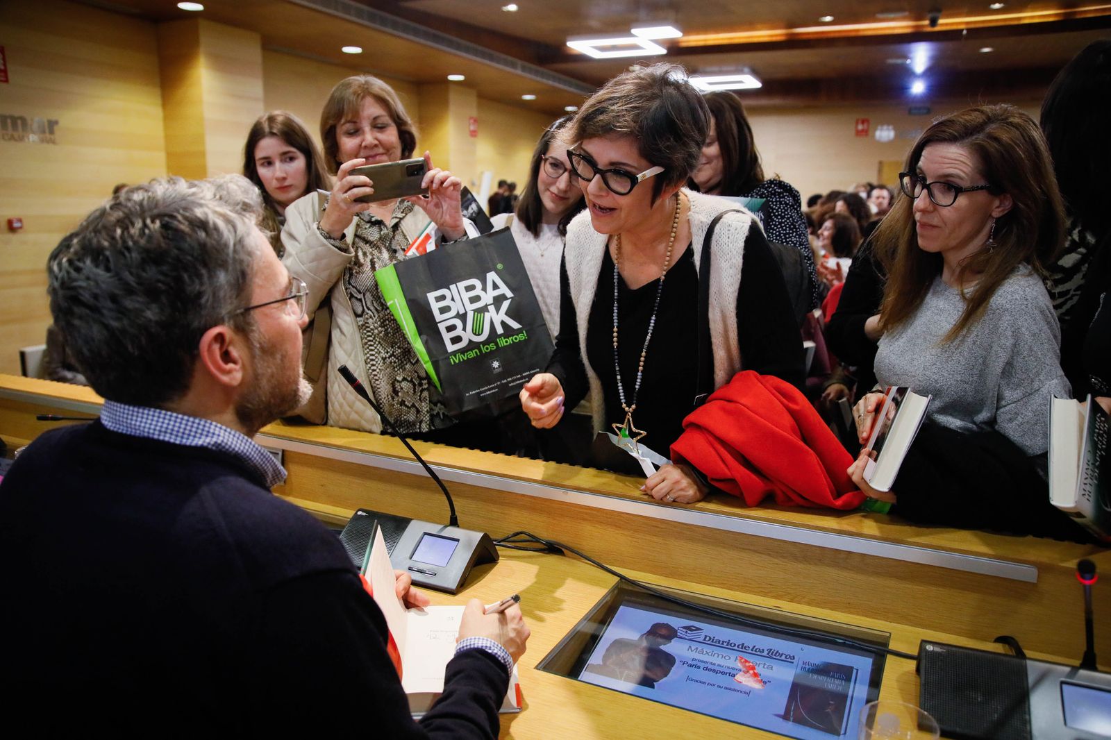 ¿Has estado en la presentación del libro de Máximo Huerta? Entra en la galería y buscate
