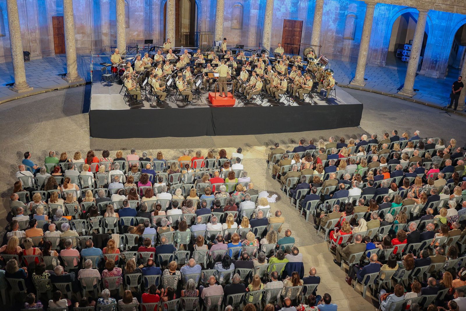 Las mejores imágenes del concierto del Madoc en el Palacio de Carlos V en Granada