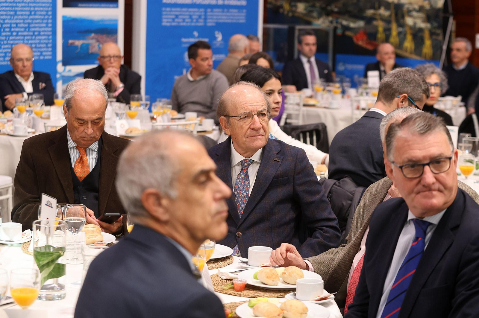 Imágenes del desayuno-coloquio con Jorge Paradela en el Foro Joly Andalucía celebrado en Huelva
