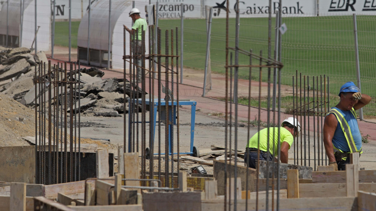 Foto de las obras del estadio municipal de La Línea