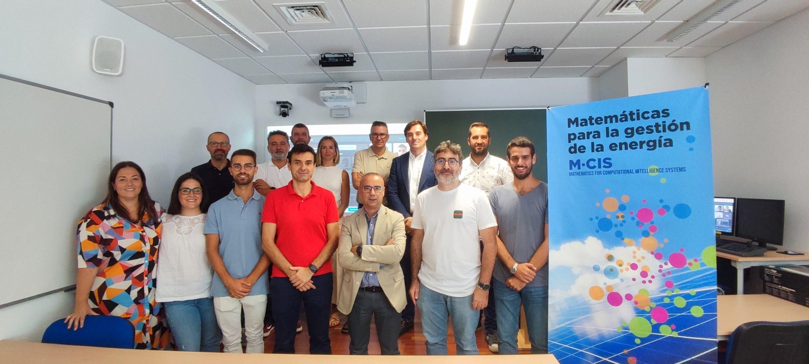 El equipo de la UCA ha presentado un nuevo contrato predoctoral industrial