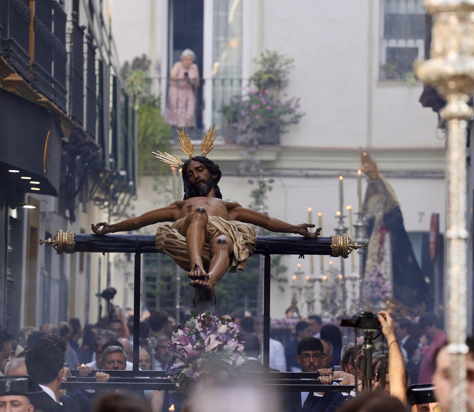 En imágenes, el traslado de los titulares de Las Aguas a la iglesia de San Jacinto