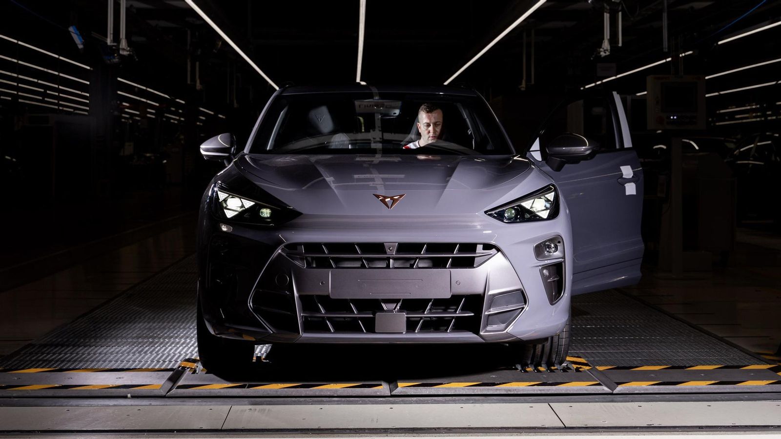 La producción en Györ del Terramar ha exigido la utilización de nuevos colores para la pintura de la carrocería que, hasta ahora, no tenía esta planta.