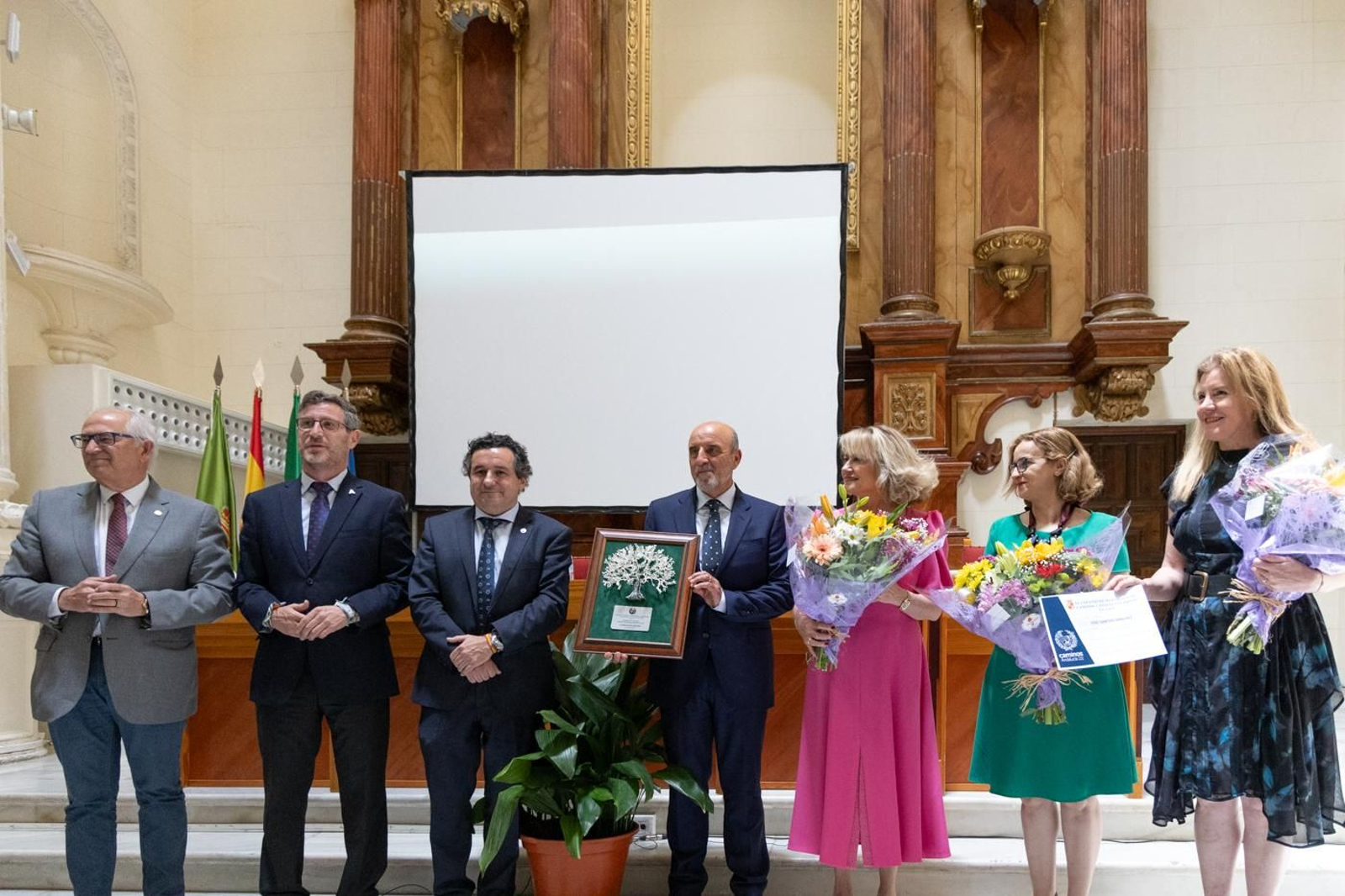 La entrega del premio Ingeniero del Año en Jaén a José Santos Sánchez, en imágenes.