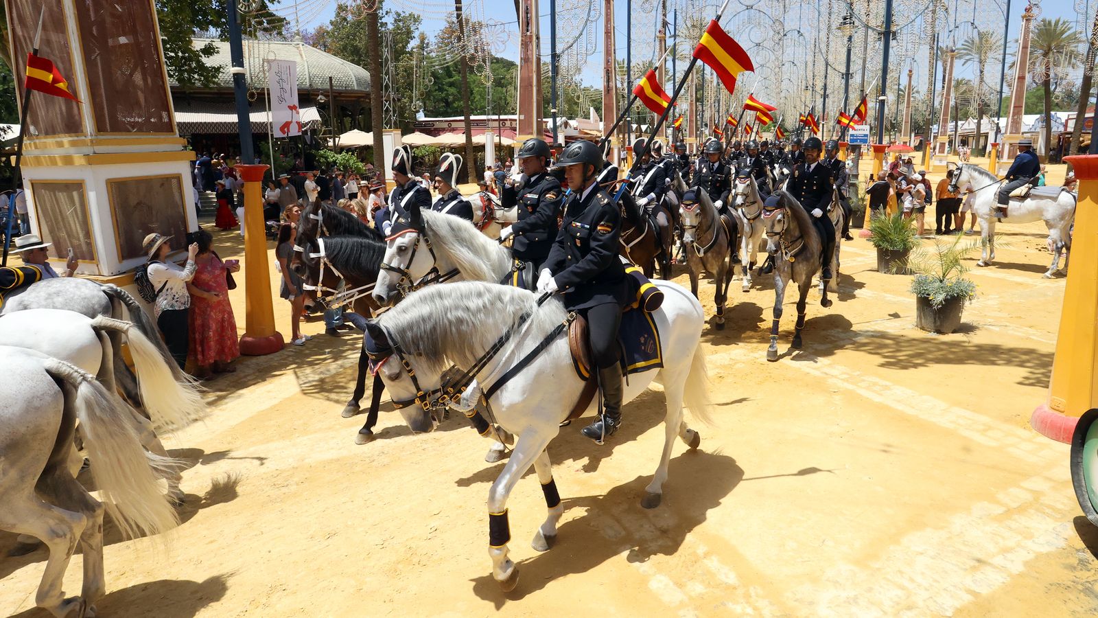 Entrega del Caballo de Oro en Jerez a la Unidad Especial de Caballería de la Policía Nacional.