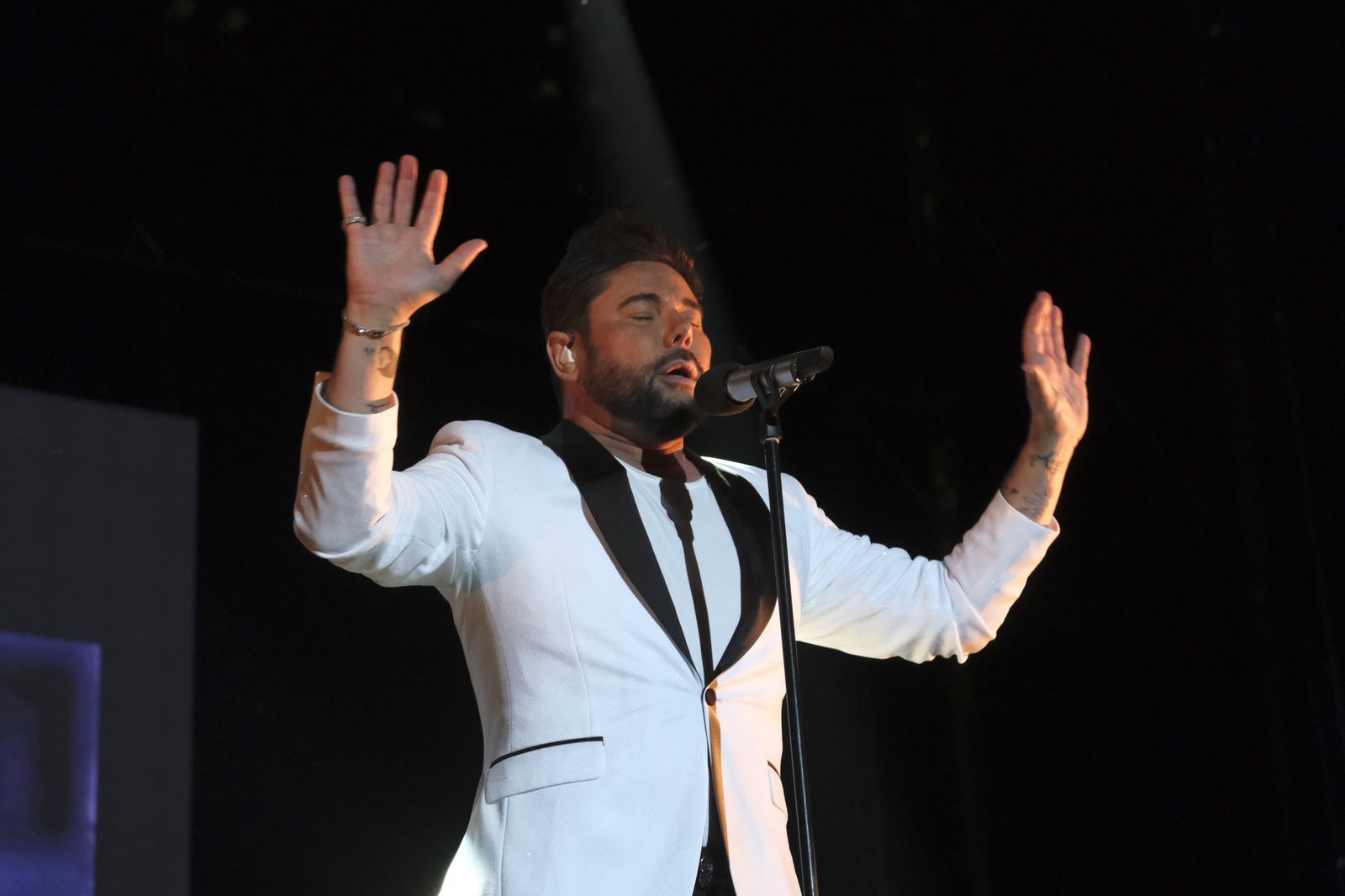 El concierto de Miguel Poveda en Córdoba, en imágenes